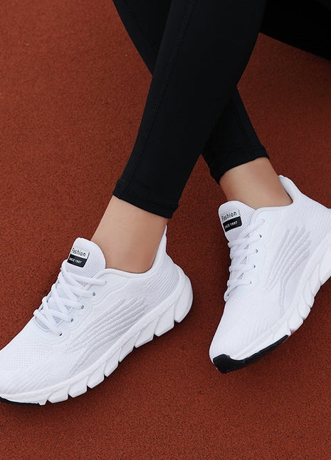 Men's And Women's Flying Woven Breathable Running Shoes Couple's Casual Sneakers