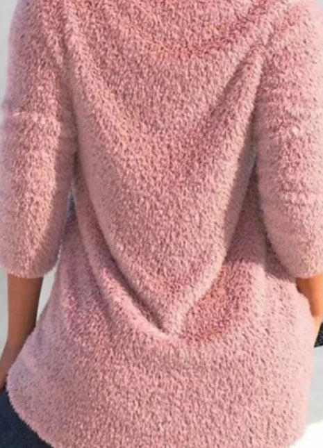 Wollpullover mit unregelmäßigem Knopfschal für Damen